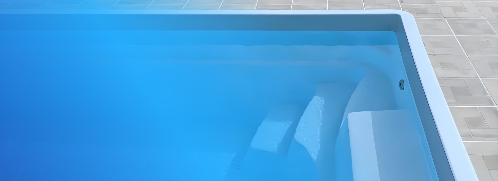 Бордюрный камень для бассейна — установка в Рыбинске