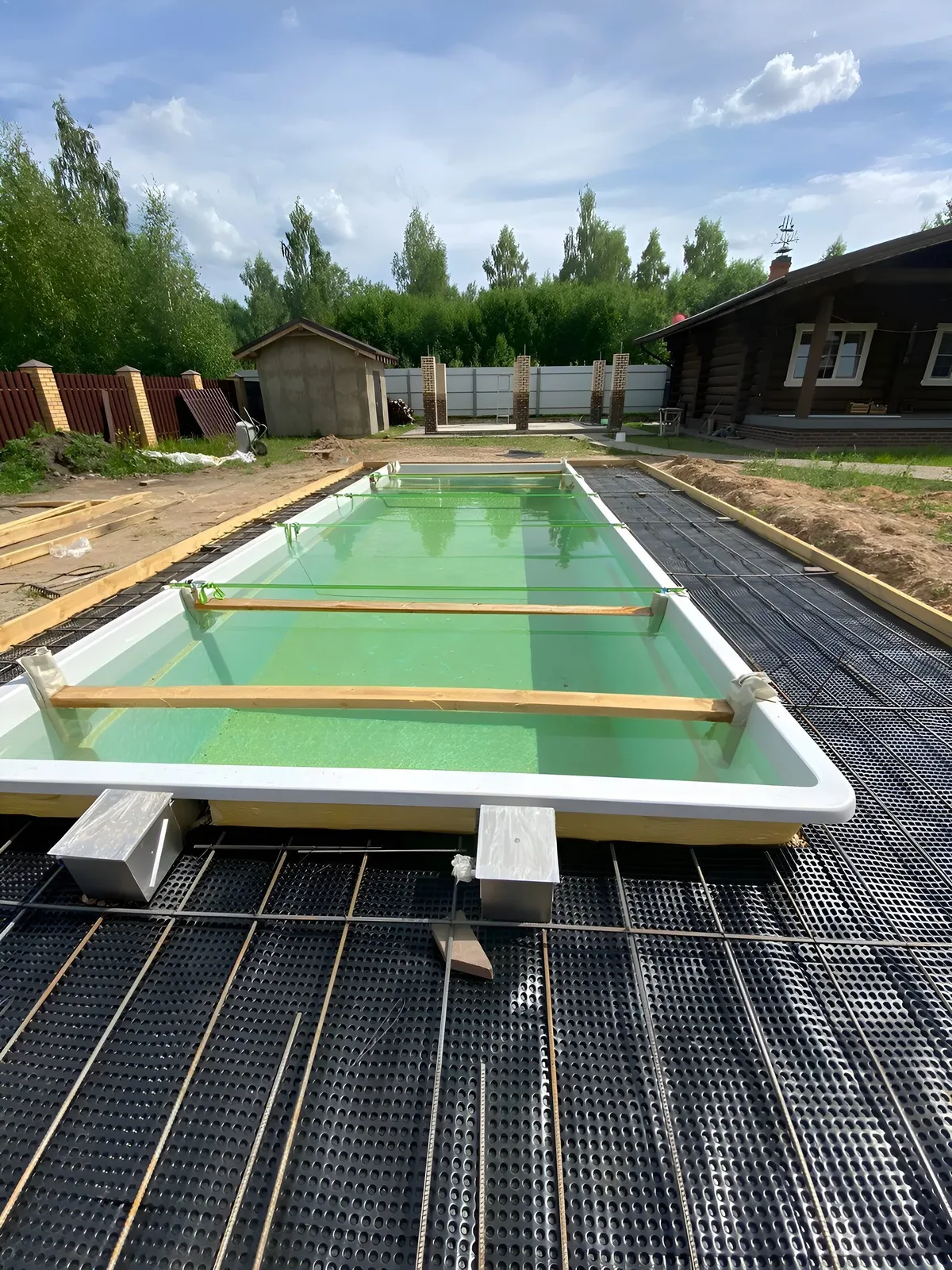 Laguna 9 — вечернее освещение в Рыбинске